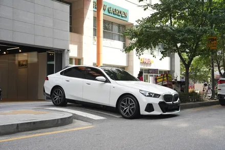 BMW 520i, 비반사 버텍스 900썬팅 시공해보세요 / 서울 마포구 성산동
