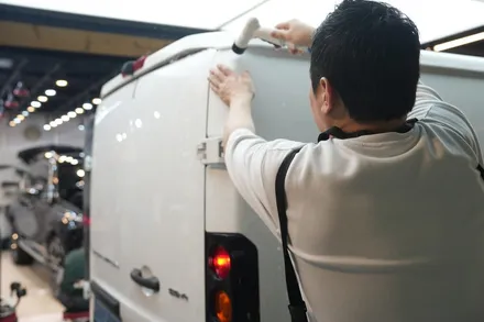 쎄아 밴, 데칼 작업도 문제없이 완료! / 서울 마포구 성산동