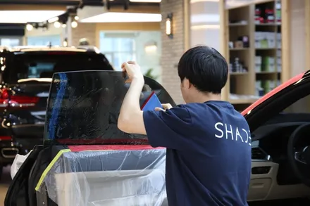 BMW M440i, 프리미엄 썬팅 샵 SHADE에서 지벤트 ZV90 35/15/35 시공 / 서울 마포구 성산동