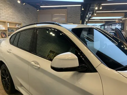 수입차 반사필름 틴팅, BMW X4 마포 셰이드에서 솔라가드 프리미엄 퀀텀 QT 윈도틴팅 시공 / 서울 마포구 성산동