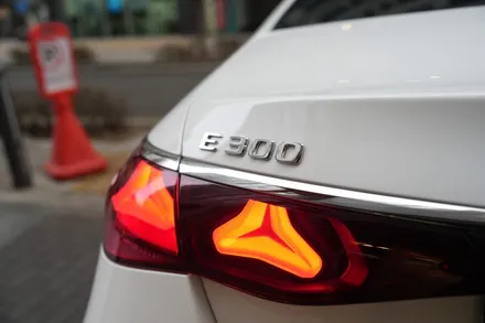 벤츠 E300, 프리미엄 나노세라믹으로 깔끔하게 시공완료! / 서울 마포구 성산동