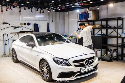 전면유리 보호필름 벤츠 C63 AMG 쿠페의 앞유리는 소중하니까 / 서울 마포구 성산동