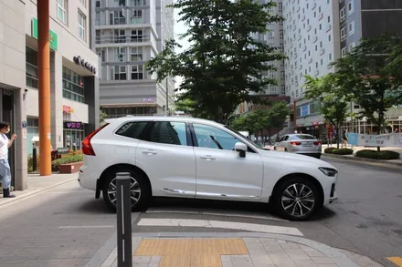 볼보 XC60 브이쿨 K, 마포 셰이드에서 안전함의 대명사 볼보 SUV 금속반사필름 윈도틴팅 시공 / 서울 마포구 성산동