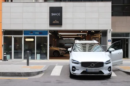 볼보 XC60 브이쿨 K, 마포 셰이드에서 안전함의 대명사 볼보 SUV 금속반사필름 윈도틴팅 시공 / 서울 마포구 성산동