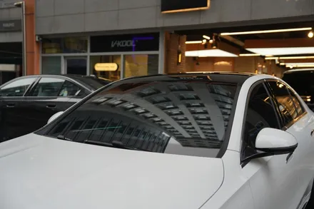 벤츠 E300, 프리미엄 나노세라믹으로 깔끔하게 시공완료! / 서울 마포구 성산동