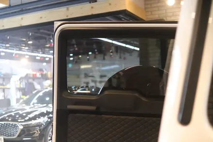 감탄연발 벤츠  지바겐 G63 AMG, 마포 프리미엄 썬팅 셰이드에서 블락포디 샴페인골드로 드레스업 / 서울 마포구 성산동