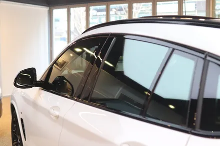 수입차 반사필름 틴팅, BMW X4 마포 셰이드에서 솔라가드 프리미엄 퀀텀 QT 윈도틴팅 시공 / 서울 마포구 성산동