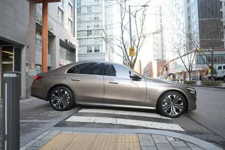 벤츠 E350, 버텍스 900시공으로 깔끔한 아웃핏 완성 / 서울 마포구 성산동