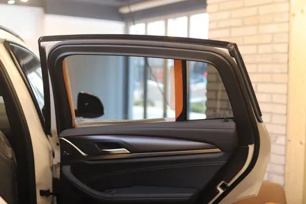 수입차 반사필름 틴팅, BMW X4 마포 셰이드에서 솔라가드 프리미엄 퀀텀 QT 윈도틴팅 시공 / 서울 마포구 성산동