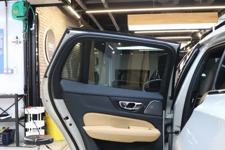 Volvo V60, 프리미엄 틴팅 샵 셰이드에서 후퍼옵틱 프나세 30/15, 블랙박스 시공후기 / 서울 마포구 성산동