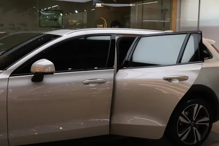 Volvo V60, 프리미엄 틴팅 샵 셰이드에서 후퍼옵틱 프나세 30/15, 블랙박스 시공후기 / 서울 마포구 성산동