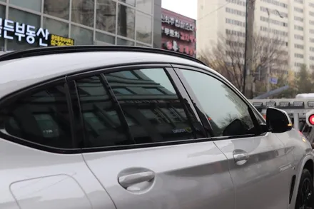 수입차 반사필름 틴팅, BMW X4 마포 셰이드에서 솔라가드 프리미엄 퀀텀 QT 윈도틴팅 시공 / 서울 마포구 성산동