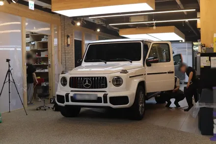 감탄연발 벤츠  지바겐 G63 AMG, 마포 프리미엄 썬팅 셰이드에서 블락포디 샴페인골드로 드레스업 / 서울 마포구 성산동