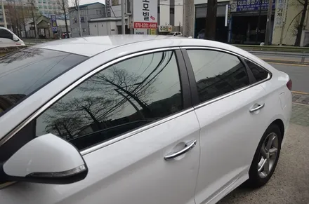 부산 사상구 썬팅 LF소나타 뉴라이즈 레인보우V90 열반사썬팅 재시공