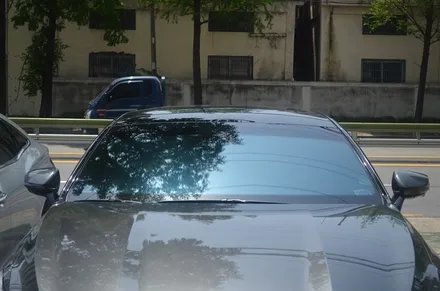 부산 k8 사상구 전면썬팅 어보브 크롬하츠블루 반사썬팅