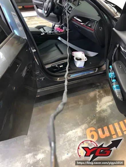 양산블랙박스 BMW118D 파인뷰LX2000 수입차정석으로 깔끔한시공 YG멀티샵 / 경남 양산, 김해, 부산