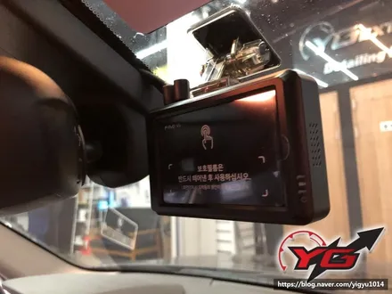 양산블랙박스 BMW118D 파인뷰LX2000 수입차정석으로 깔끔한시공 YG멀티샵 / 경남 양산, 김해, 부산