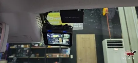 양산 벤츠E클래스 송풍구 엠비언트 4D 부메스터 블랙박스 보조베터리 한번에 작업하기!! / 경남 양산, 김해, 부산