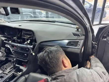 최신 3D어라운드뷰 새로 장착하고 주차 스트레트 한방에 해결!