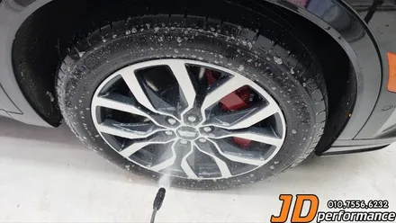 대구 제이디퍼포먼스 디테일링 세차 전문 캐딜락 XT6 세차 및 전면 사이드미러 유막 제거 및 유리 발수 코팅 / 대구 구미
