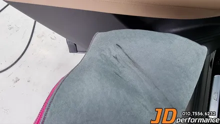 대구 제이디퍼포먼스 디테일링 세차 전문 캐딜락 XT6 세차 및 전면 사이드미러 유막 제거 및 유리 발수 코팅 / 대구 구미