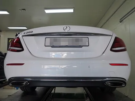 [ 벤츠E클래스] 벤츠 W213 E200 휠튜닝작업!! 벤츠 CLS 400 AMG 정품 19인치휠 + 금호타이어 장착작업!! 순정휠 전문점 (주)티티모터스 / 인천 서구 석남동