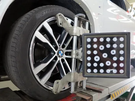 [BMW 휠튜닝] BMW X5 40D 휠교체작업. BMW X5,X6 M50D 정품 중고 20인치휠 + 피렐리 타이어 장착작업. 휠타이어 전문점 (주)티티모터스 / 인천 서구 석남동