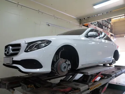 [벤츠 휠 튜닝] 벤츠 W213 E200 휠교체작업! 벤츠 E400 순정 20인치 휠 + 금호 PS71 타이어 장착!! 순정 휠 중고 휠 전문점 부천 (주)티티 모터스 / 인천 서구 석남동