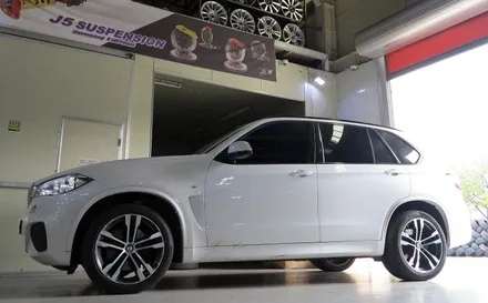 [BMW 휠튜닝] BMW X5 40D 휠교체작업. BMW X5,X6 M50D 정품 중고 20인치휠 + 피렐리 타이어 장착작업. 휠타이어 전문점 (주)티티모터스 / 인천 서구 석남동