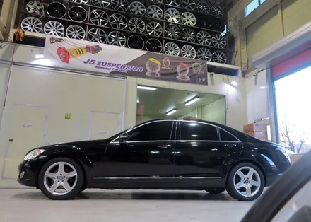 [벤츠 휠 튜닝] 벤츠 W221 S350 순정 AMG 스타이일링6 19인치 휠 + 금호 타이어 장착 작업!! 휠 전문점 (주)티티 모터스 + 정품 중고 휠 전문점 / 인천 서구 석남동