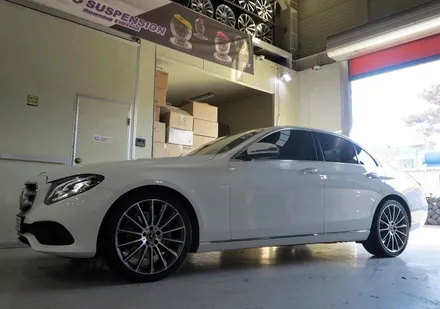 [벤츠 휠 튜닝] 벤츠 W213 E200 휠교체작업! 벤츠 E400 순정 20인치 휠 + 금호 PS71 타이어 장착!! 순정 휠 중고 휠 전문점 부천 (주)티티 모터스 / 인천 서구 석남동