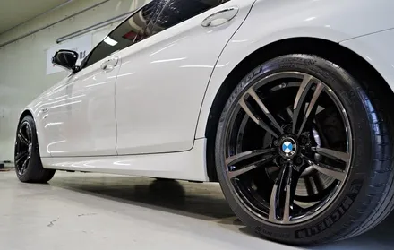 [BMW 휠튜닝] BMW F10 550D 437M 19인치휠 장착작업. (주)티티모터스 / 인천 서구 석남동