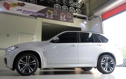 [BMW 휠튜닝] BMW X5 40D 휠교체작업. BMW X5,X6 M50D 정품 중고 20인치휠 + 피렐리 타이어 장착작업. 휠타이어 전문점 (주)티티모터스 / 인천 서구 석남동
