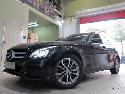 [벤츠 휠튜닝] 벤츠 W204 C클래스 C200D 아방가르드 정품 17인치휠로 교체작업!! 순정 중고휠 전문점 (주)티티모터스 + 휠타이어 전문점 / 인천 서구 석남동