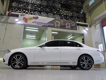 [ 신형 벤츠 W213 E300 휠 튜닝 작업 ] 벤츠 E220 스포츠 19인치 휠 + 미쉐린 PSS 타이어 장착. 티티 모터스 / 인천 서구 석남동