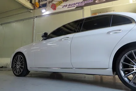 [벤츠 휠 튜닝] 벤츠 W213 E200 휠교체작업! 벤츠 E400 순정 20인치 휠 + 금호 PS71 타이어 장착!! 순정 휠 중고 휠 전문점 부천 (주)티티 모터스 / 인천 서구 석남동