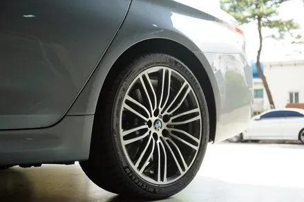 [BMW 휠튜닝] BMW G30 5시리즈 664M 순정 19인치휠 + 미쉐린 PS 4 타이어 장착작업!! 부천 정품휠,중고휠 전문점 (주)티티모터스 / 인천 서구 석남동