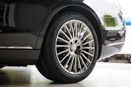 [벤츠 휠튜닝] 벤츠 S클래스 S350D 스퍼터링 크롬 19인치휠 + 미쉐린 프라이머쉬 2 ZP 타이어 장착작업!! 부천 순정휠,정품휠 전문점 (주)티티모터스 / 인천 서구 석남동
