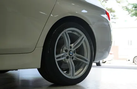 [BMW 휠튜닝] BMW F10 528I 19인치휠 장착작업!! BMW Z4 35 IS 정품,중고휠 + 기존 타이어 + 휠전문점 (주)티티모터스 / 인천 서구 석남동