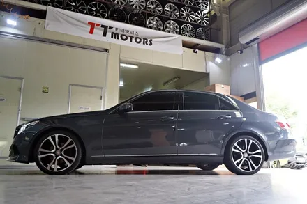 벤츠 E클래스 E220D 스포츠 정품,중고 19인치휠 + 한국 타이어 장착작업!! 벤츠휠 전문점 티티모터스 / 인천 서구 석남동