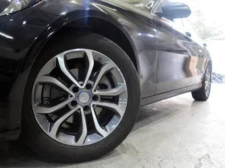 [벤츠 휠튜닝] 벤츠 W204 C클래스 C200D 아방가르드 정품 17인치휠로 교체작업!! 순정 중고휠 전문점 (주)티티모터스 + 휠타이어 전문점 / 인천 서구 석남동