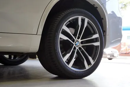 [BMW 휠튜닝] BMW X5 M50D 정품 중고 20인치휠 + 미쉐린 래티튜드 스포츠3 타이어 장착작업!! / 인천 서구 석남동