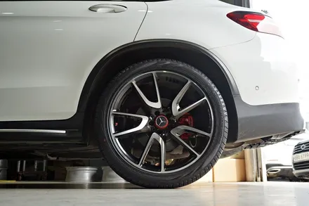 [벤츠 GLC 휠튜닝 작업] 벤츠 GLC 43 AMG 정품 21인치휠 + 피렐리 스콜피온 올시즌 21인치 타이어 장착작업!! / 인천 서구 석남동