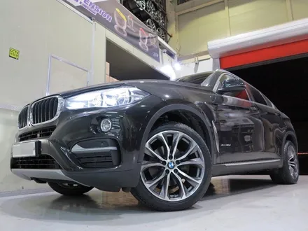 [ BMW X6 휠 튜닝 ] BMW X6 40D 정품 20인치 휠 & 미쉐린 래티튜드 HP 타이어 장착 작업!! 휠 전문점 + (주)티티 모터스 + BMW 휠 / 인천 서구 석남동