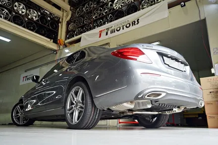 [벤츠 휠튜닝] 벤츠 W213 E300 AMG 라인 순정,중고 19인치휠 + 금호 TA91 타이어 장착작업!! / 인천 서구 석남동