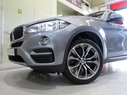 [ BMW X6 30D 20인치 휠 타이어 장착 작업]  BMW X6 40D 휠 + BMW 순정 휠 + 금호타이어 + 휠 전문점 + 티티 모터스 / 인천 서구 석남동