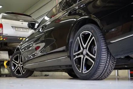 벤츠 E클래스 S400 18인치휠 + 금호 원터타이어 장착작업!! 벤츠휠 전문점 티티모터스 / 인천 서구 석남동