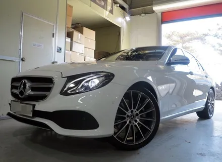 [벤츠 휠 튜닝] 벤츠 W213 E200 휠교체작업! 벤츠 E400 순정 20인치 휠 + 금호 PS71 타이어 장착!! 순정 휠 중고 휠 전문점 부천 (주)티티 모터스 / 인천 서구 석남동