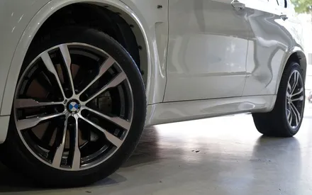 [BMW 휠튜닝] BMW X5 M50D 정품 중고 20인치휠 + 미쉐린 래티튜드 스포츠3 타이어 장착작업!! / 인천 서구 석남동