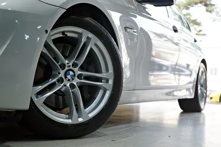 [BMW 휠튜닝] BMW F10 5시리즈 613M 정품 18인치휠 장착작업!! 휠전문점 (주)티티모터스 / 인천 서구 석남동